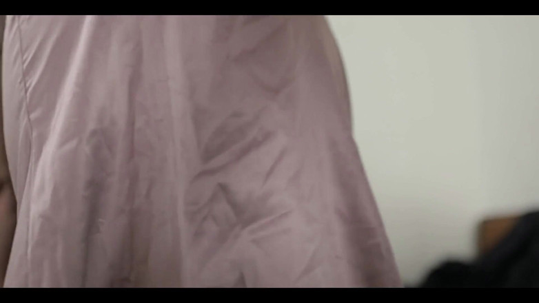 deafheaven666: Porno indonesiano che prova una nuova gonna e improvvisamente viene...