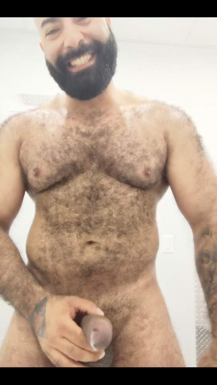 Lobo: I Love Flexing After the Gym