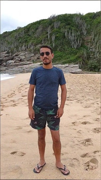 Teman saya Nicorobxxx di Pantai Cantik Buzios, Brazil, dan menghisap zakar besarnya dan dijilat pantat dan tanpa kondom