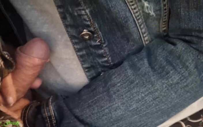 Les Gourmands: MILF honí manžílkovi velký penis v jejích sexy tangách, aby...