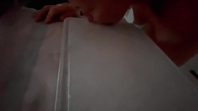 Farmers Wifey: 부엌 카운터에서 소변을 얕은 오줌 여왕