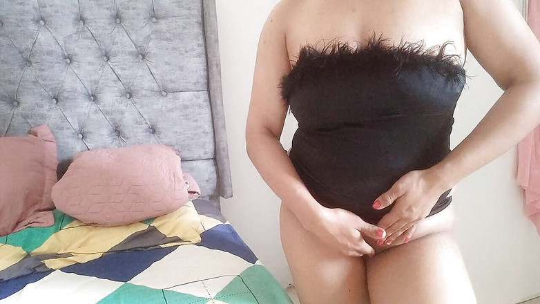 PATY PATY: Jovencita milf provocando y invitándoles a pedir fantasías