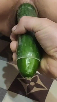 Salatalık mastürbasyonu ve oral seks