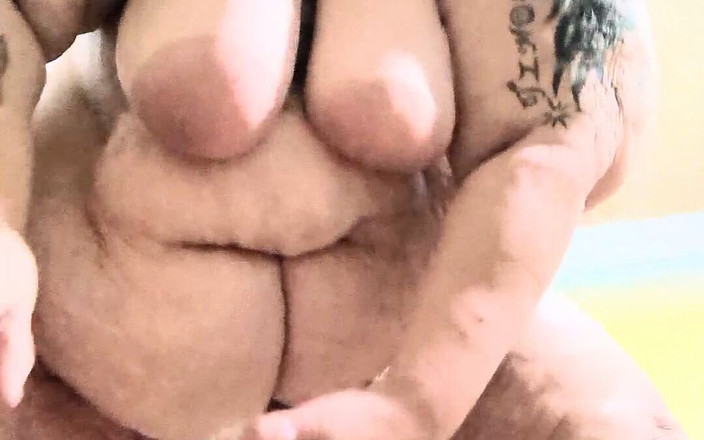 HerculesnVENUS: 熟女潮吹一个杯子填满了她的大师赛生活从来都不是无聊的