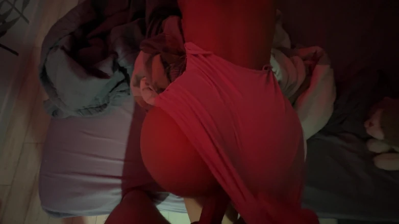 HomeVideoLive: Während Seine Frau, Weckte Mich Mein Stiefvater Und Fickte Mich....