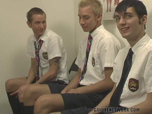 Teach Twinks: Hinternficken vergeht die zeit