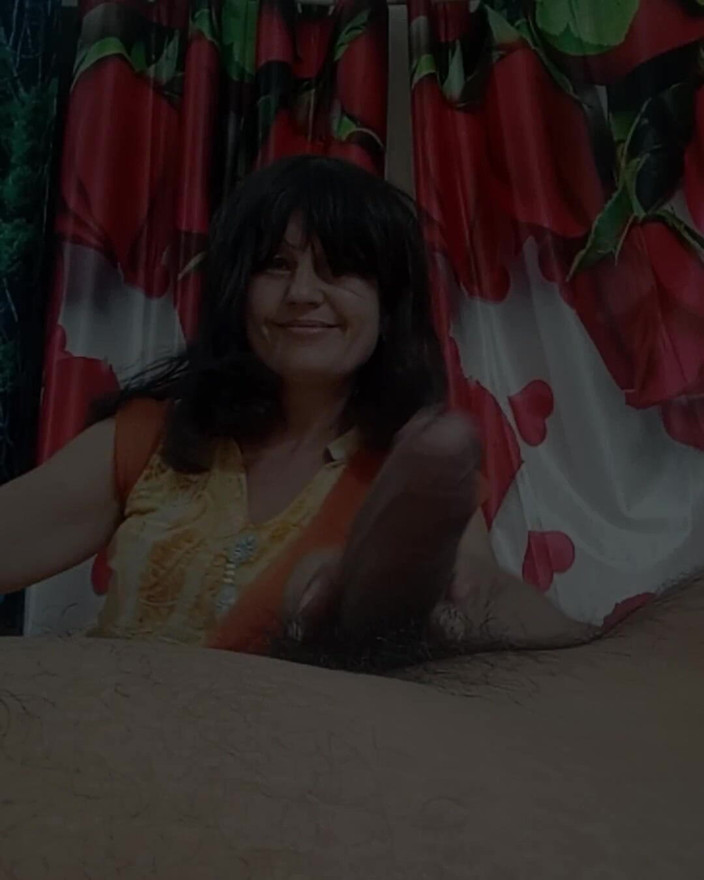 Bolly Karma: Nadržená nevlastní matka MILF Dobré ráno nevlastnímu synovi