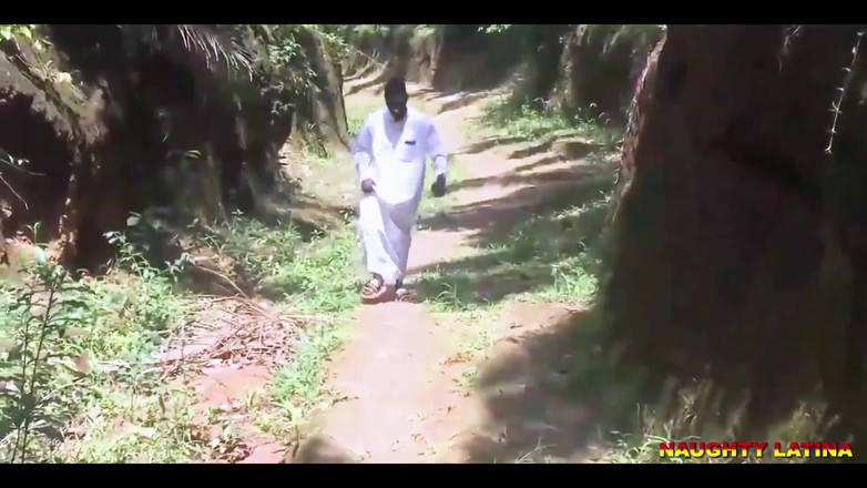 naughty latina: Sex african local bush cu soția vânătorului