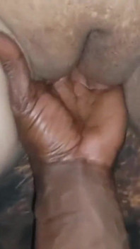 Wildenglishbbw büyük zenci yarağı nata4sex amcığını parmaklıyor yoğun çığlık çığlığa fışkırtıyor