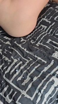 Masturbação mútua e gozando na buceta de Minha Esposa enquanto ela fode o dedo