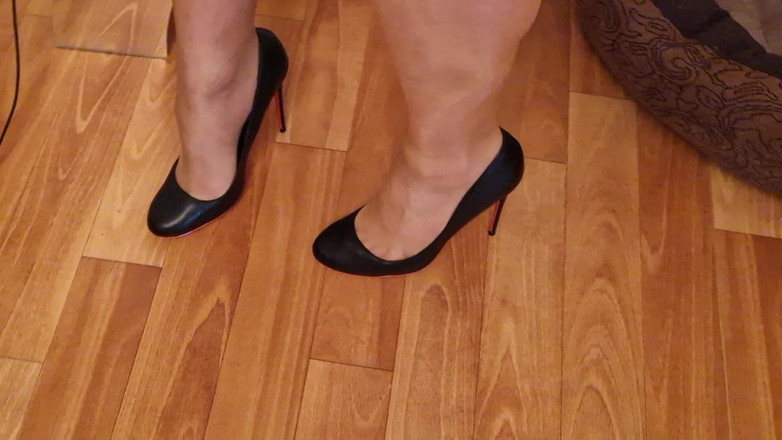 Milosbroz: Berlatih berjalan sebelum merangkap dalam pam hitam baru saya