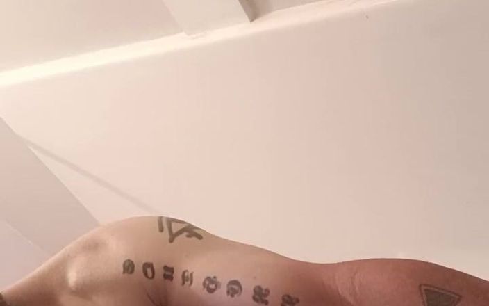 IntrovertedDom: 40 Н ПОДТЯНУТАЯ