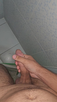 Masturbing My Bick Algerian Cock