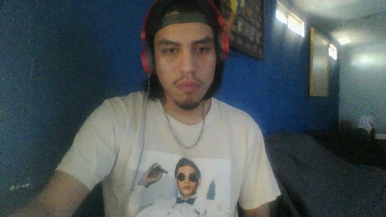 AlexAlejandro13: Selamat pagi di pagi hari melempar susu