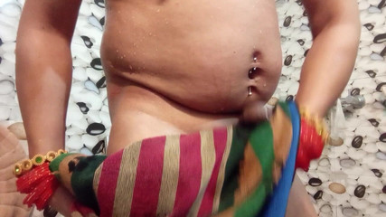 Nikita sharma: シャワーを浴びている美しいセクシーなトランスジェンダー