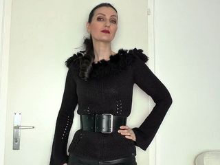 Lady Victoria Valente: Cinturón apretado ancho parte 72