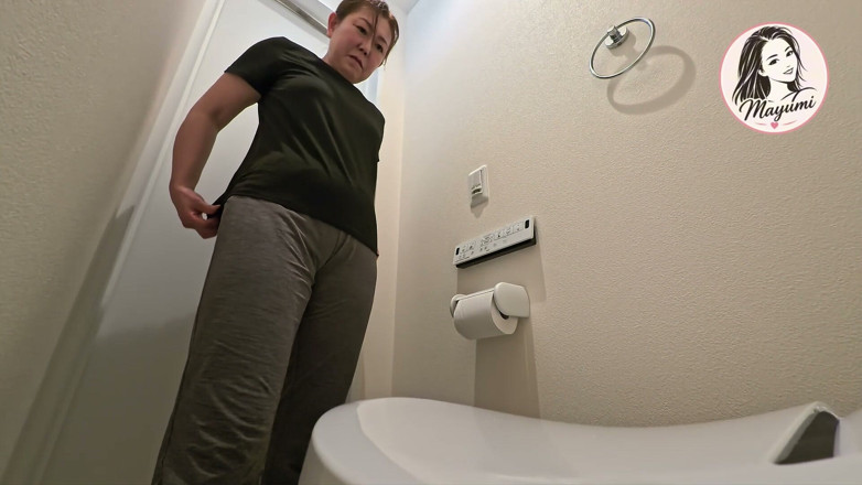 Mayumi Kanzaki: Three Times of Peeing
