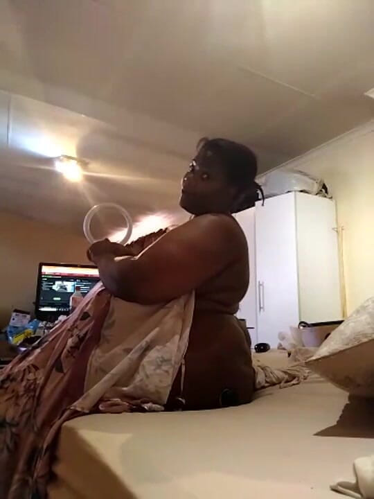 Legendary Booty Overdose: Rutina de dimineață a unei milf negrese super-mari și frumoase