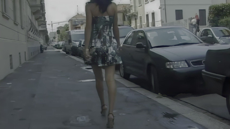 My real dirty life: 熱心な女の子がオフィスで自慰をする