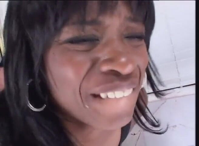 VOP Ebony Babes: Skórzany murzynka analnie uderzył w łazience