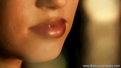 Bollywood Nudes: Indická holka pro nás tančí