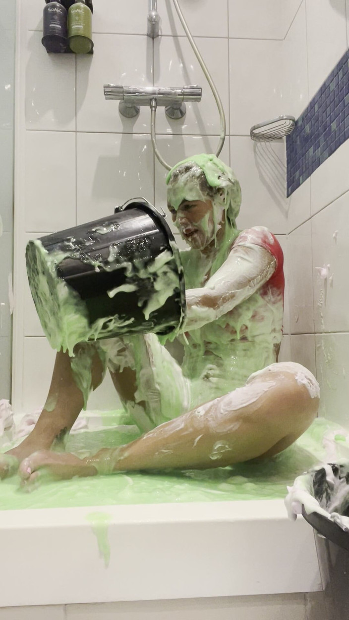 CALLIE ROKS: Pink Pies na obličej a Gunge Kbelíky přes moji hlavu