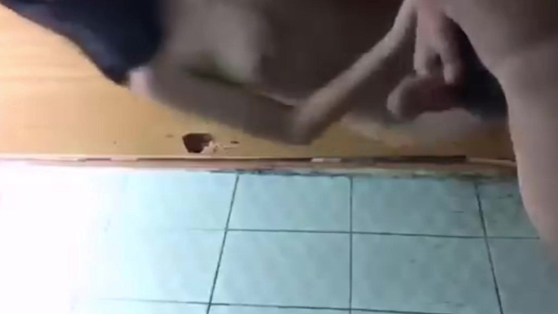 KingLeo: Scopare La Ragazza Di Un Amico Nel Bagno Di Una...