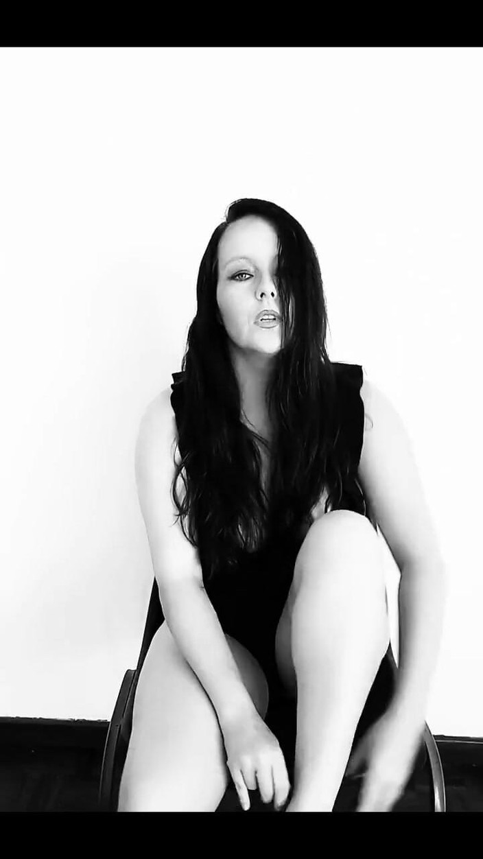 Kinky Lyrical: Ne erotický kompilace klip.