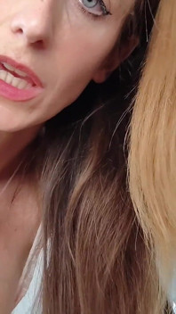 Cuộc gọi video tình cờ trong khi đụ bố vợ