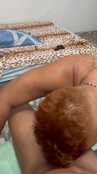 El Hombre Gordo Chupaba a Un Amigo Casado Parte 2