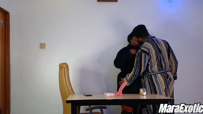 Mara Exotic: Orgasm exploziv cu ejaculare feminină și dușuri aurii | Pizdă umedă înmuiată și pulă...