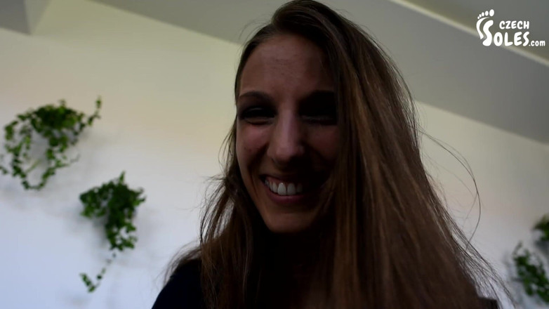 Czech Soles - foot fetish content: Instrukcje wąchania skarpetki od panny Eliški