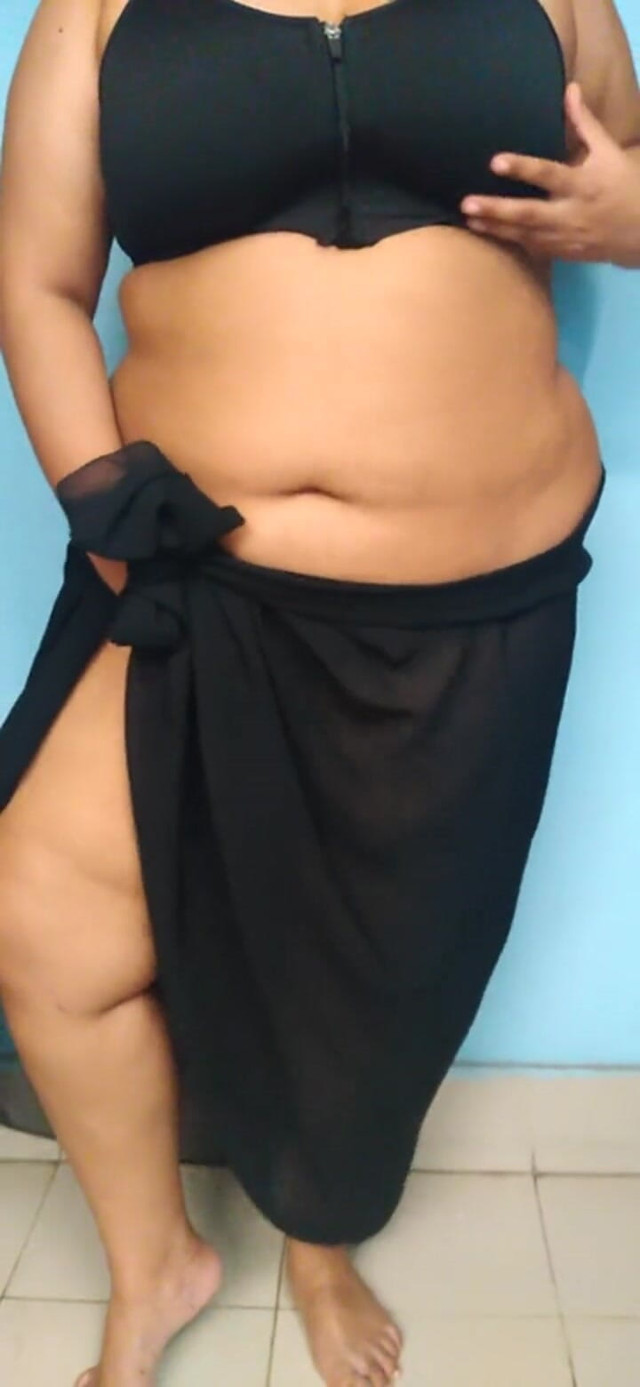 Desi Auntys Hot Ass Bobs (Aria Mia)