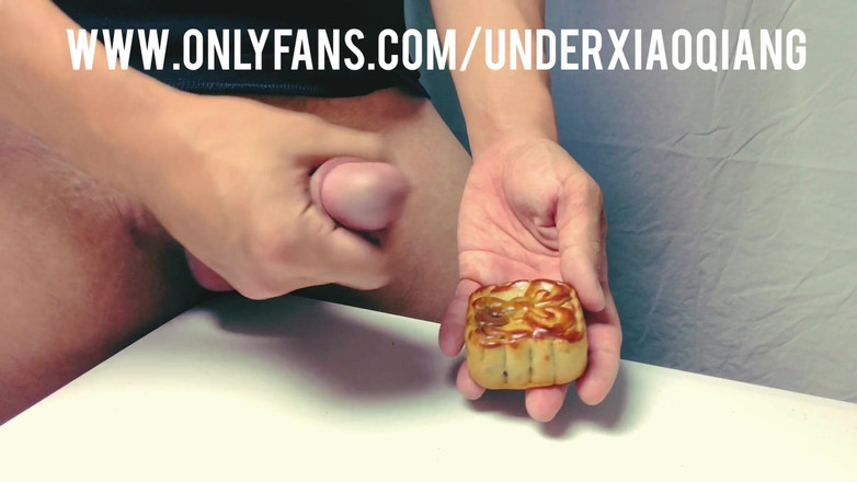 UnderXiaoQiang: Mooncake'ime boşal - yemek pornosu - tam video
