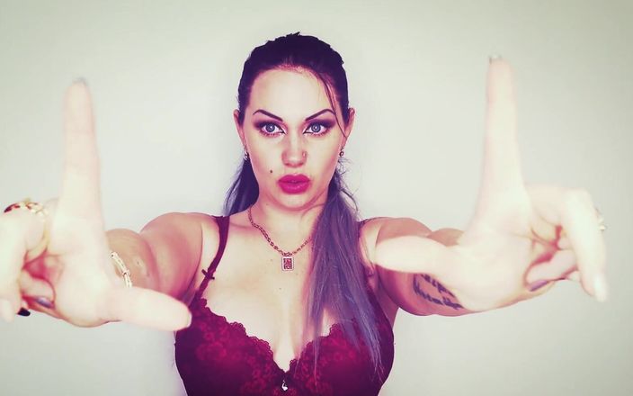 Goddess Misha Goldy: Loser sur mes lèvres !