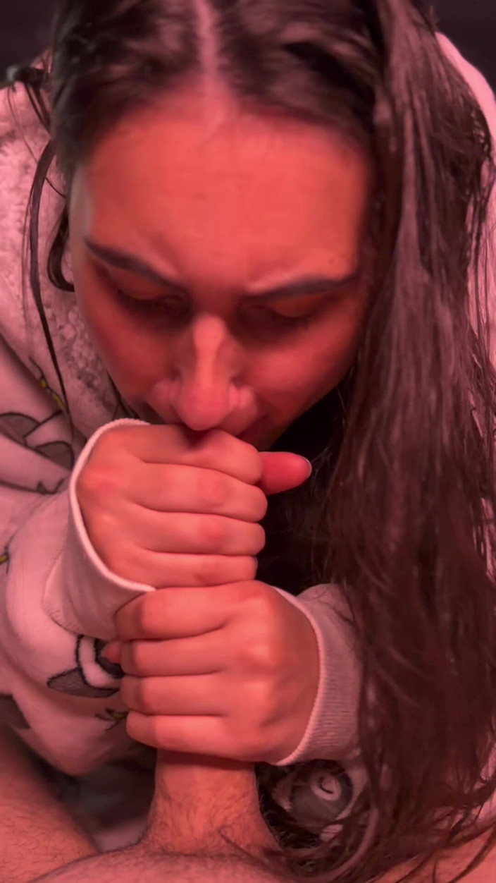Whoopsy Kiwi: Slow and Gentle I Sucked and Teased Stepdaddy Kiwis Cock...