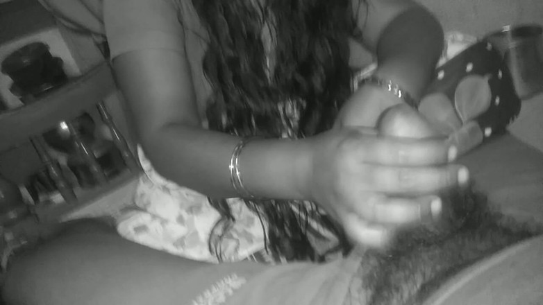 Priyanka314: Hintli kız genç oğlanla oral seks yapıyor