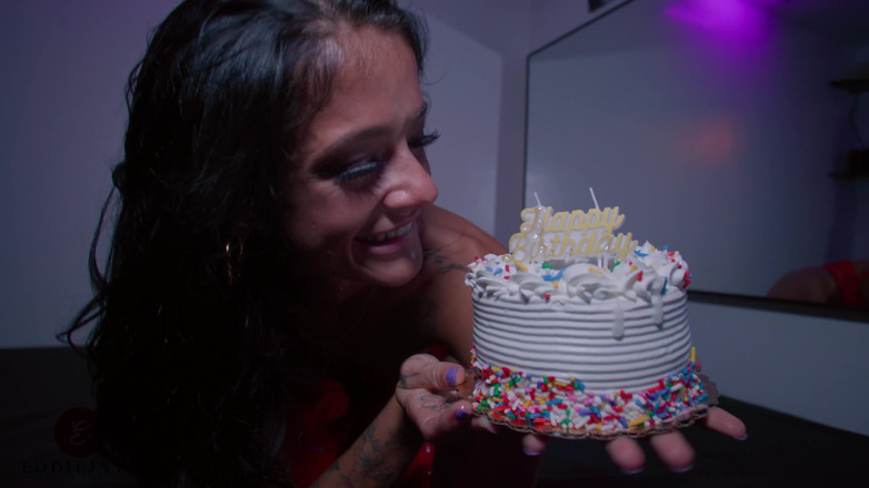 Eddie Jaye: Ryan Reids sinh nhật smash