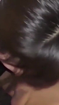 De schoonheid van een volwassen vrouw. een kant van haar die maar enkelen ooit te zien krijgen.