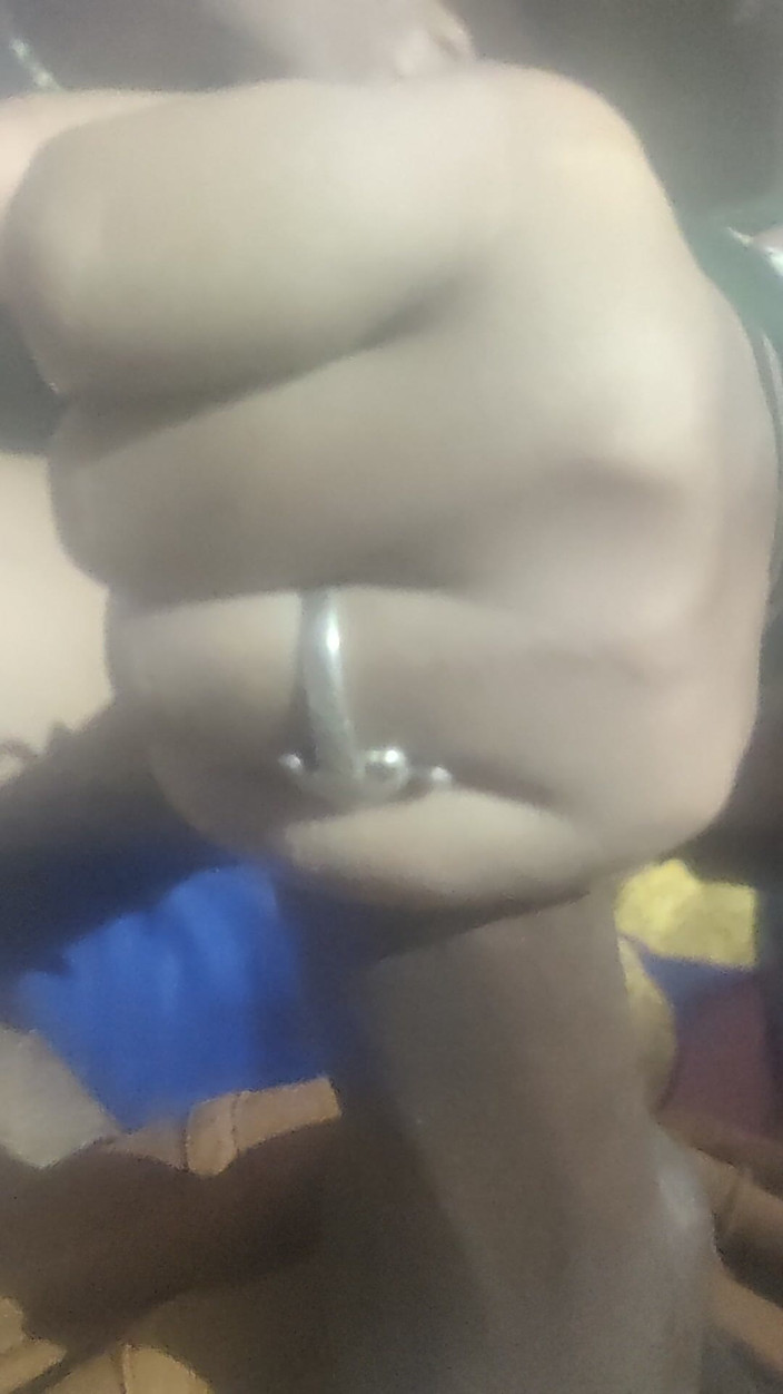 Garam_masala93: Nevlastní sestra drží můj penis v ruce a třese s...