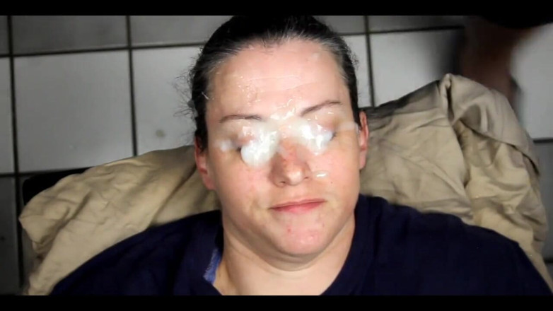 Dirty Dees: Huge Homemade Facial Blasting Right in Her Eyes!