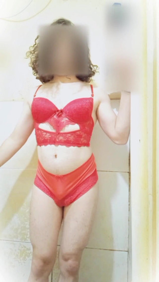 CarolCrossBsB: 试穿我继妹的红色内衣