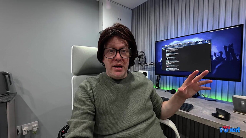 Nerd Pervert: Kitty Macleod - krijgt een verdomde lading