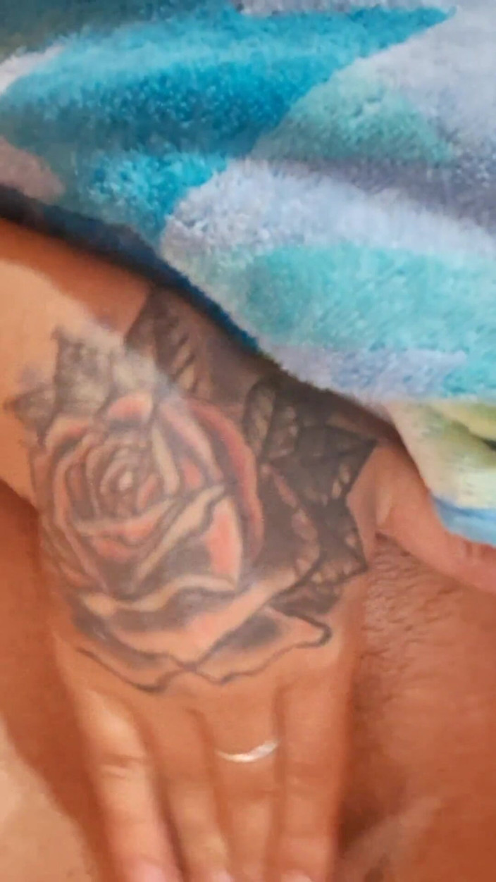 Noemileon: Model amator chilian latino cu țâțe mari care se joacă cu...