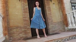 मेरे सौतेले पापा मुझे हमारे घर के प्रवेश द्वार पर रिकॉर्ड करने के बारे में जुनूनी हैं और मैं उसके लिए हस्तमैथुन करके उनकी इच्छाओं को पूरा करता हूं