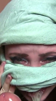 겸둥이 마지못해 빨아주는 하인! Sloppy Burqa-niqabi 얼굴 섹스 블로우 잡스! POV (2020