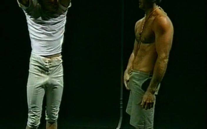 Gay 90's Vintage Porn: Hunks si užívají orální hru # 4