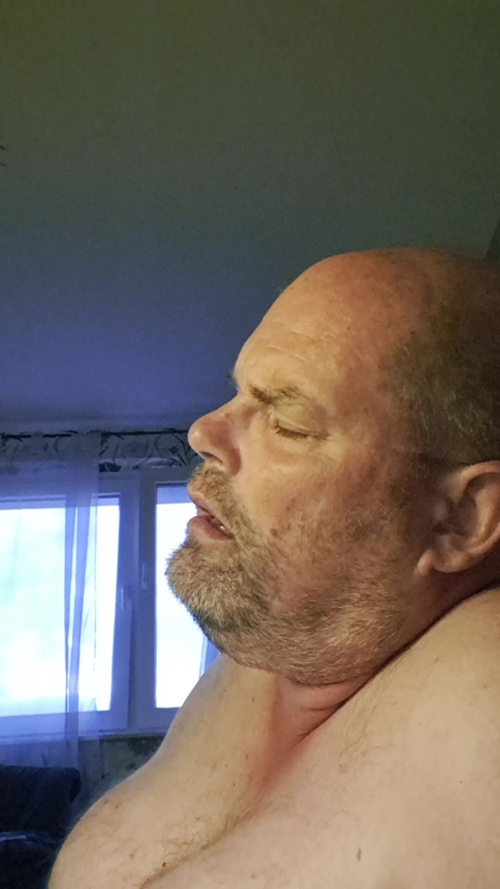 Fickspecht: Dildo Fuck Demonstration of the Slut in the Morning