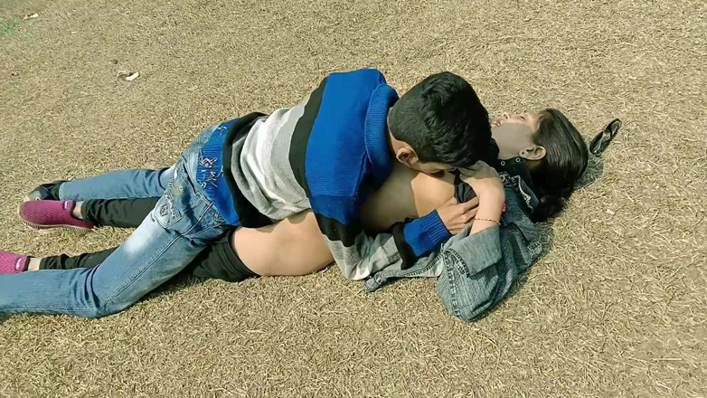 Anjalisingh_sexy: 18 Year Old Indian College Boy Hot Sex with Mature...