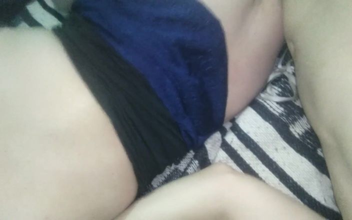 Fit cure: बिस्तर में मेरी स्कर्ट वाली प्रेमिका के साथ साइड चुदाई